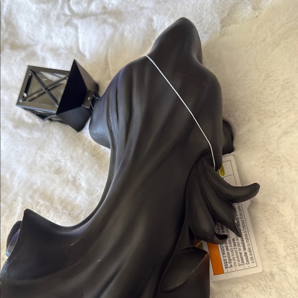 Black Hooded Figure Halloween light up with Lantern Decor - Picture 8 of 14